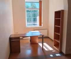 Išnuomojamas 26 kv.m. Ofisas P. Komunos g. Klaipėda. Kaina tik 140€ - 1/5
